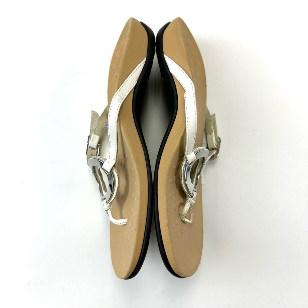 Vionic Karina white thong sandal Size 9 silver O ring Summer Orthotic support - Picture 3 of 11